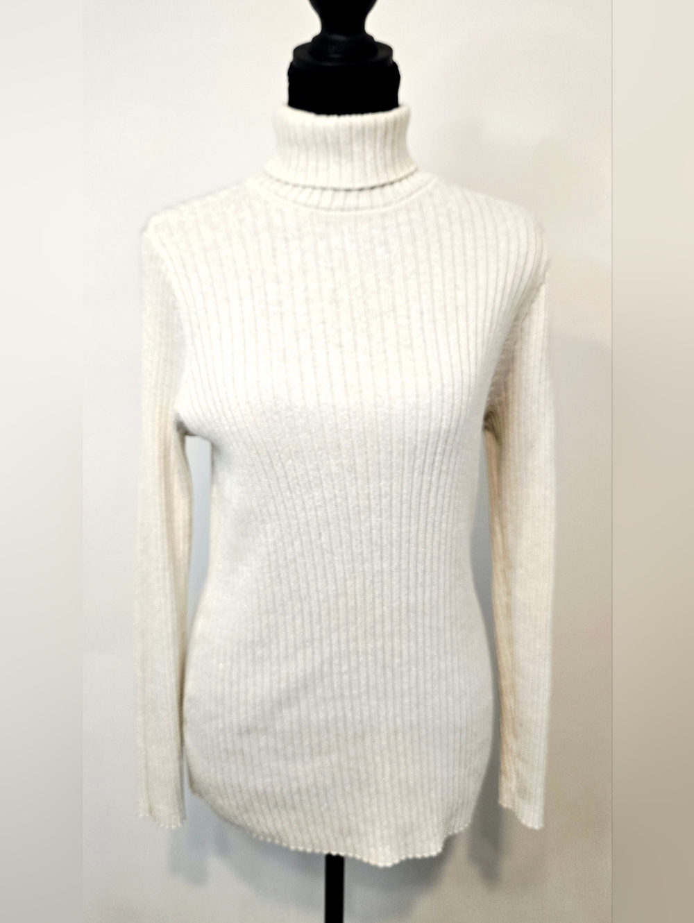 Chico’s Cream Ribbed Turtleneck Sweater Metallic Shimmer Knit Size 1 (M) - Picture 11 of 12